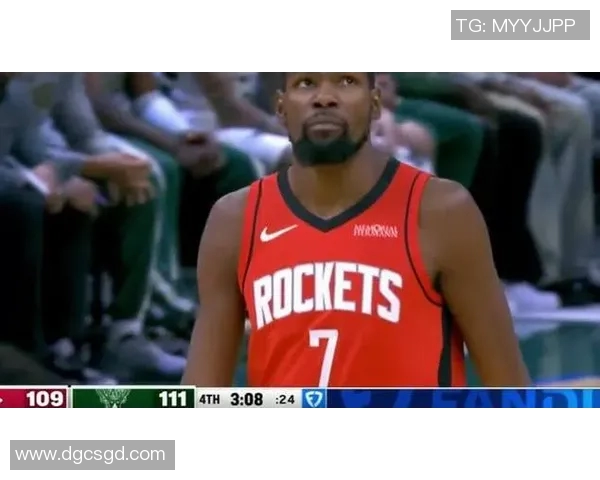 雄鹿防守策略失误！杜兰特单打关键时刻得分，乌度卡战术布置完胜老里弗斯临场应对